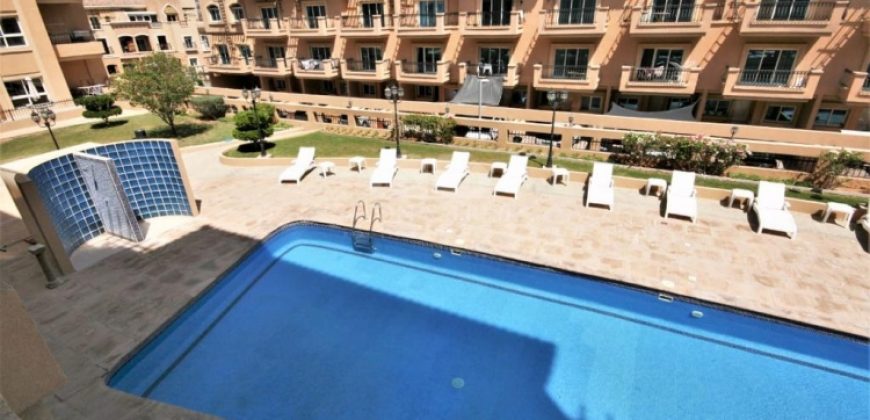 Spacious 2 Bed with close Kitchen | Pool View