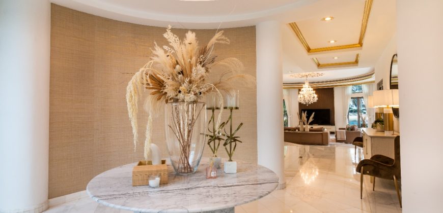 Luxury Signature Villa Frond B | Private Beach
