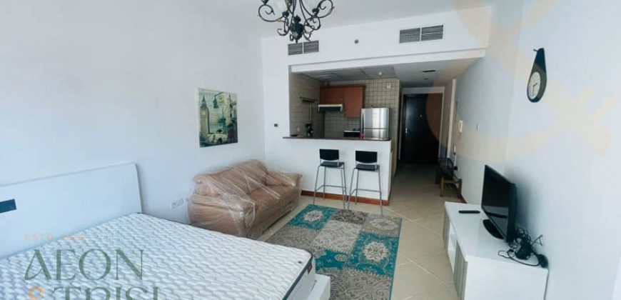 Fully Furnished |Close to Metro | Chiller Gas Free