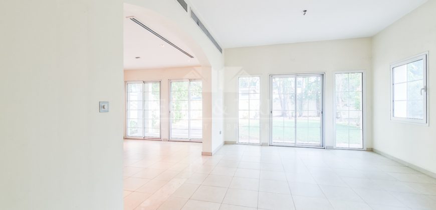 Massive Landscaped Plot | Immaculate Condition