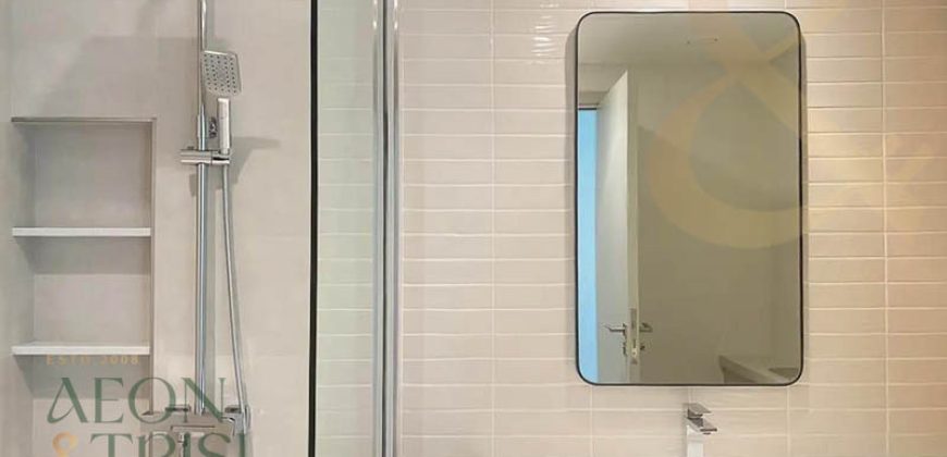 Vacant | Creek View | Brand New | Large Layout