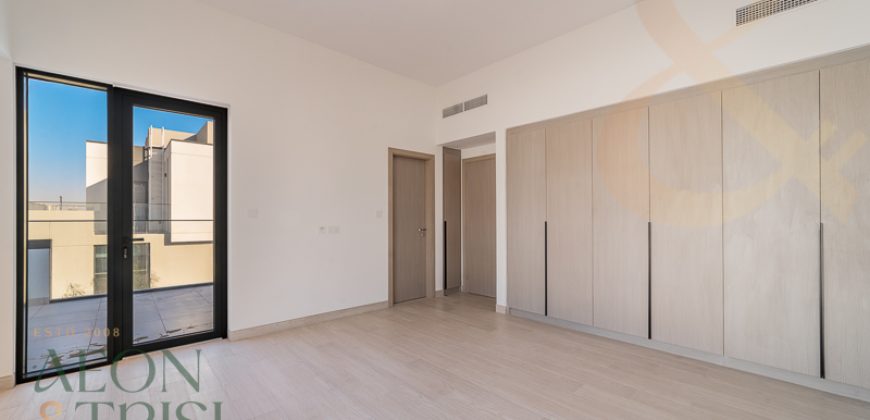 Close to Park | Huge Layout | 4 Bedroom Townhouse