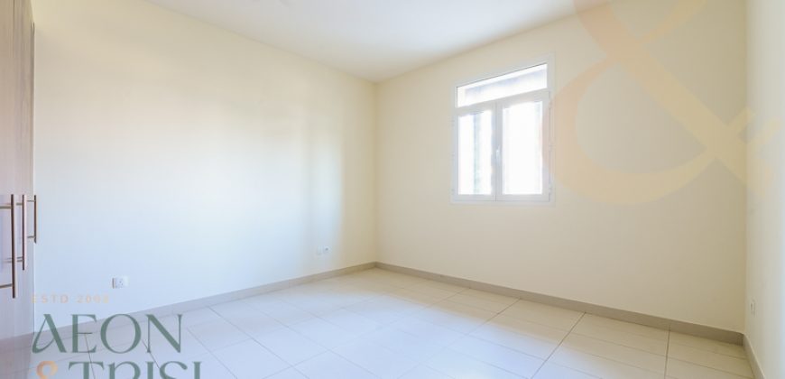 Beautiful Upgraded 3BR on Ground Floor with Garden