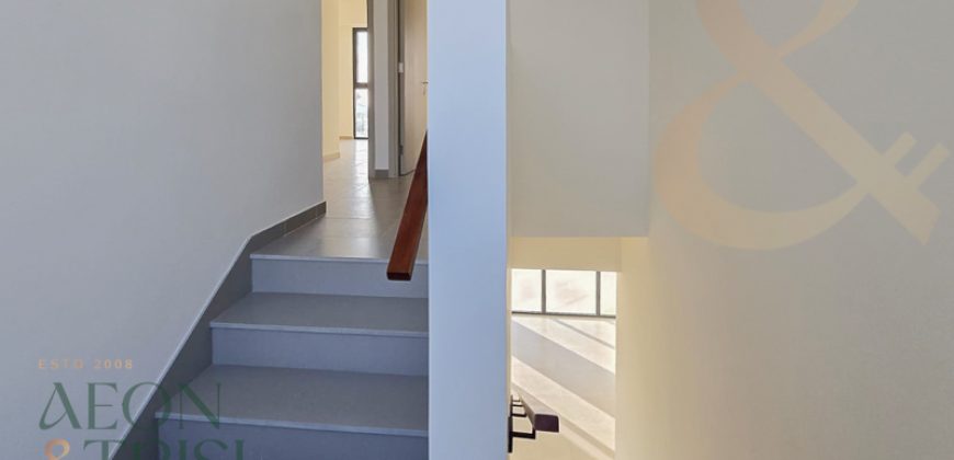 Near Facilities | Single Row | Prime Location