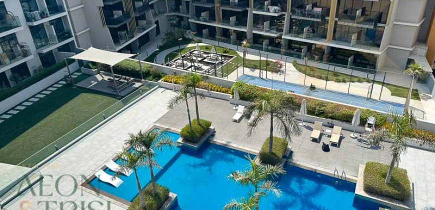 Vacant  | Pool view | Top Floor