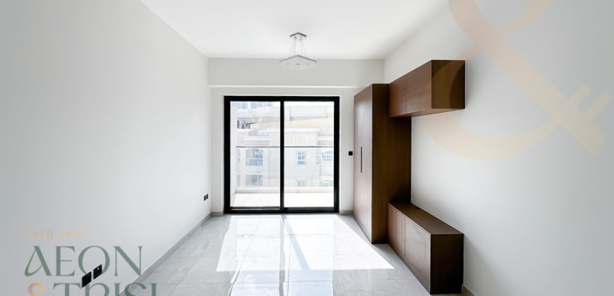 Pool View | Chiller Free | White Goods Included