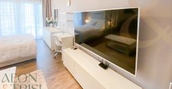 Lake View | High Floor | Close Proximity To Metro