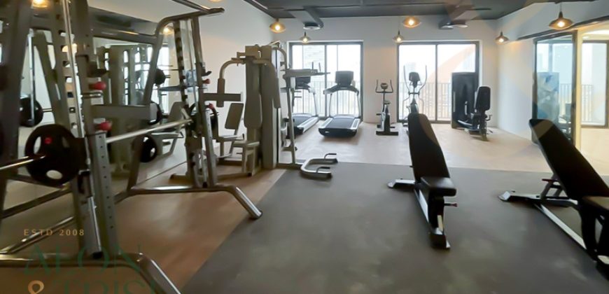 Modern large Stud | Prime Location | pool view